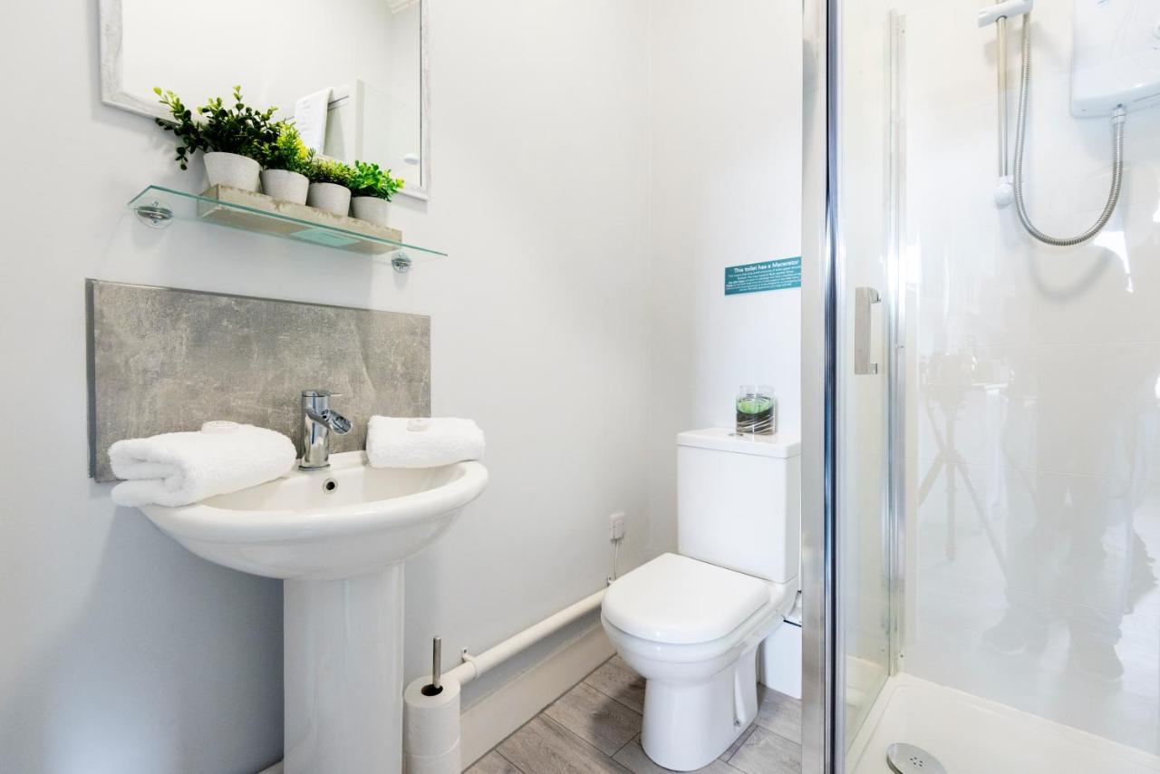 Wrexham Central Stay - Apartment Six Dış mekan fotoğraf