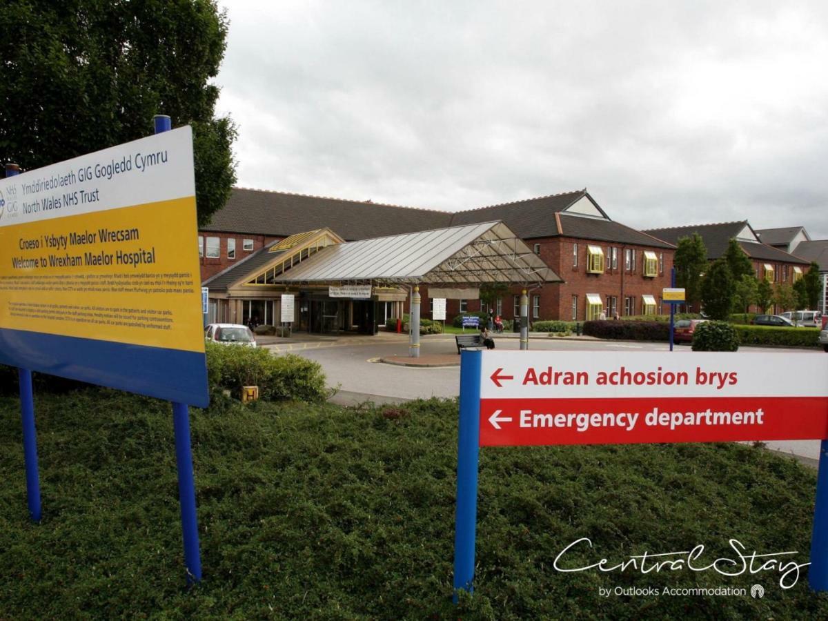 Wrexham Central Stay - Apartment Six Dış mekan fotoğraf